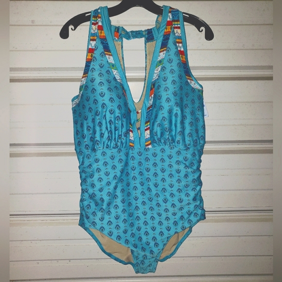 Plus Bra Size 38DDD Lane Bryant Plunging Neckline One Piece Swimsuit Swim New - Picture 2 of 6